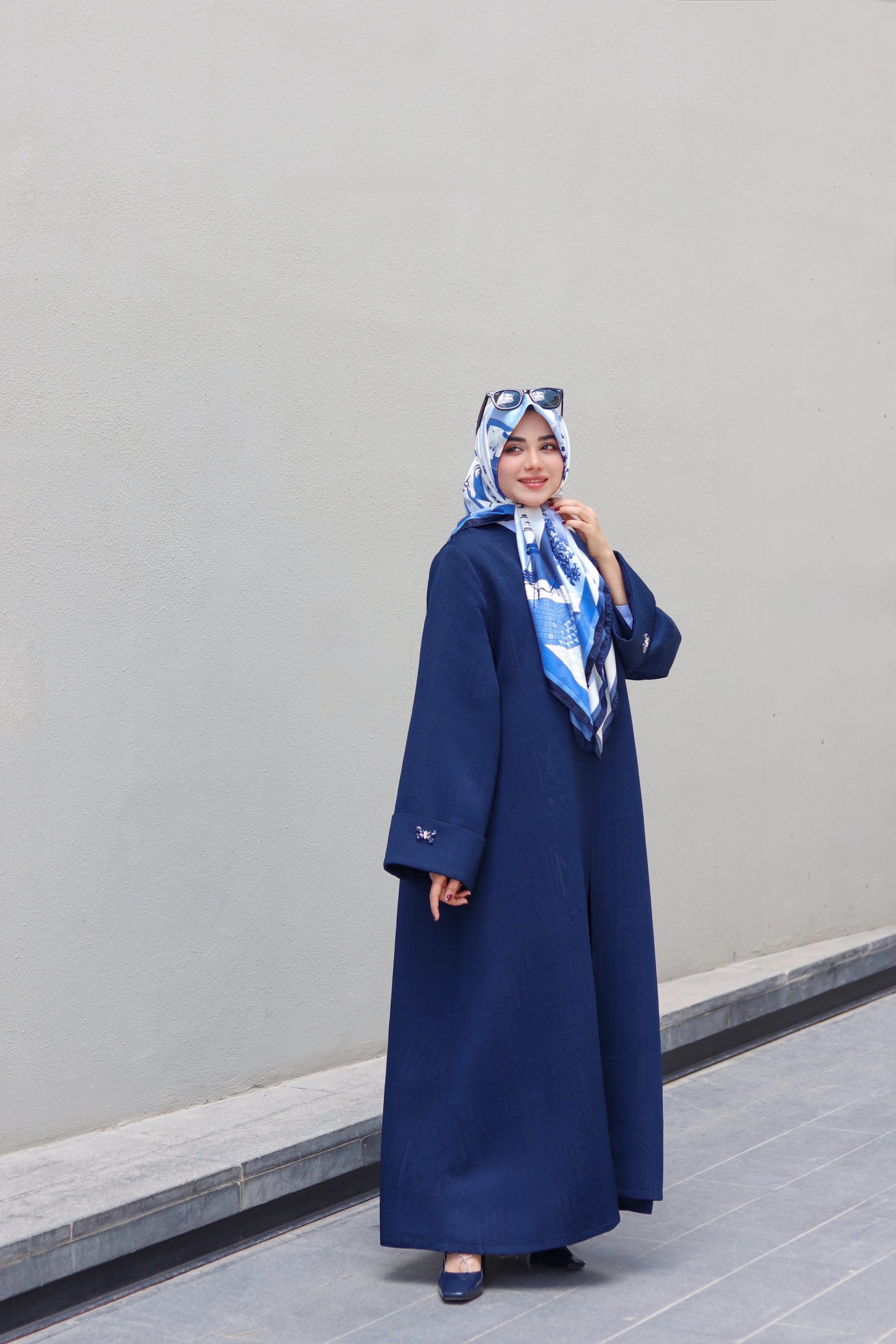 عبا پروانه سورمه‌ای